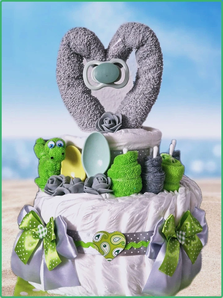 MARKENLOS Windeltorte Junge Mädchen grün neutral Dino Söckchen Schnuller Herz Löffel