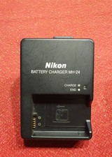 Original Nikon MH-24 Akku-Ladegerät (für EN-EL14) | Top Zustand