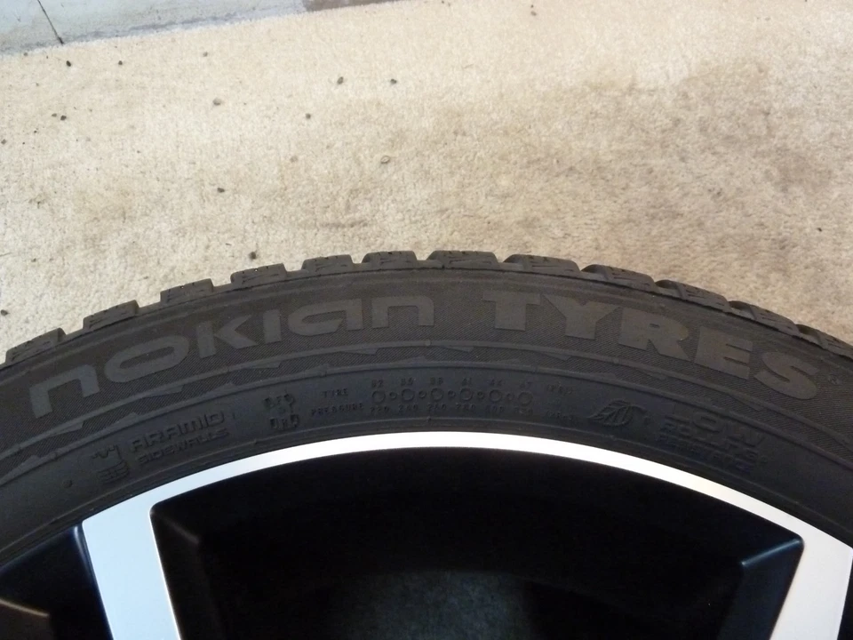 Original Volvo XC40 Winterräder 235/50R19 2x8 mm 2x7 mm DOT 4924 Np. 2.190,-- - Bild 4 von 4