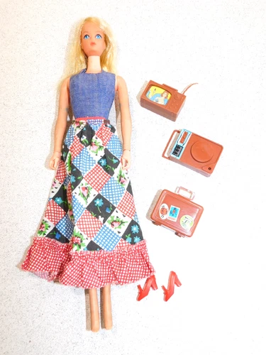 Barbie:  VINTAGE 1972 BUSY HOLDIN' HANDS BARBIE Doll!