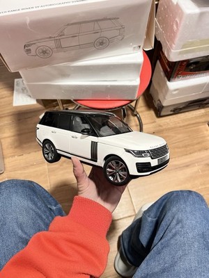 1:18 Scale LCD Land Rover Range Rover SV White Diecast Model Car