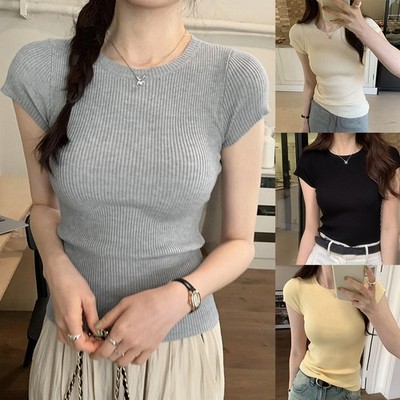 Basic Damen T-Shirt mit Rundhals und Slim Fit ideal für das tägliche Outfit
