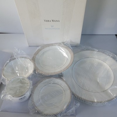 Vera Wang Wedgwood Grosgrain 5-Piece Dinner Set NEW NIB