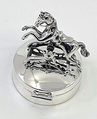 Pillendose mit beweglichem Schaukelpferd 925 gepunzt Sterlingsilber