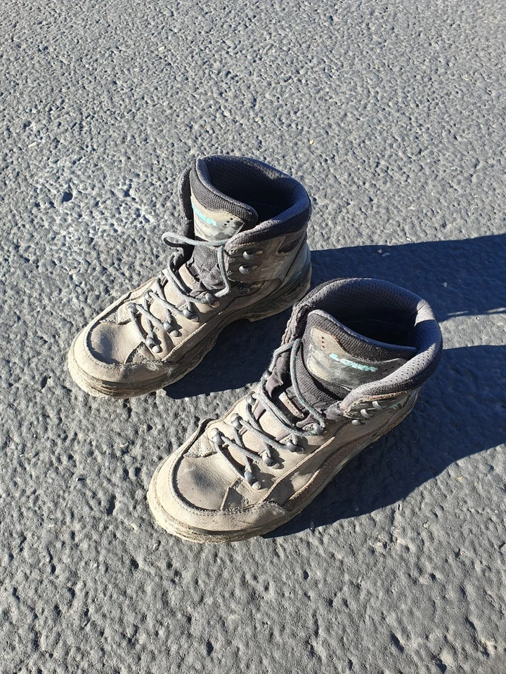 Lowa Renegade Wanderschuhe Grau Größe 9