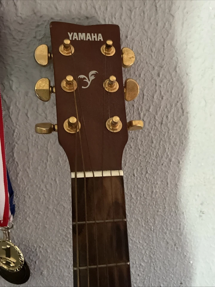 Yamaha Acoustic Guitar - Image 2 of 2
