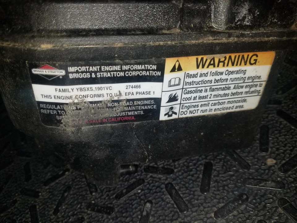 Tanque de gasolina de combustible usado de cortacésped Scotts 6 HP modelo # 21995X8A 21995X8B Foto 4 de 4