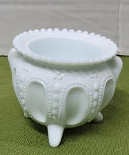 Daganhart Miniature Gypsy Milk Glass Cauldron Pot