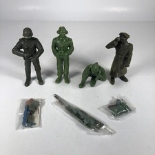 Unique Models Lot of 4 Soldier Officer Plastic Resin Figure Kit