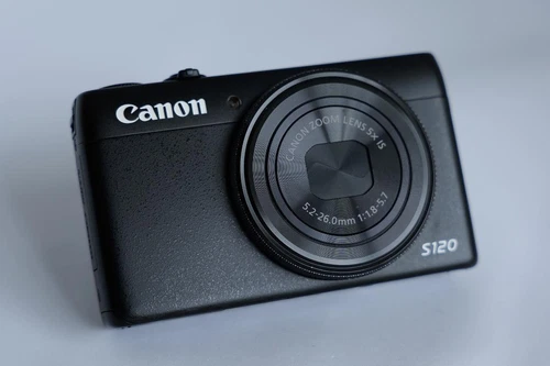 Canon PowerShot S120 12.1MP 5x Optical Zoom Digital Camera with Charger -90% New - Picture 1 of 8