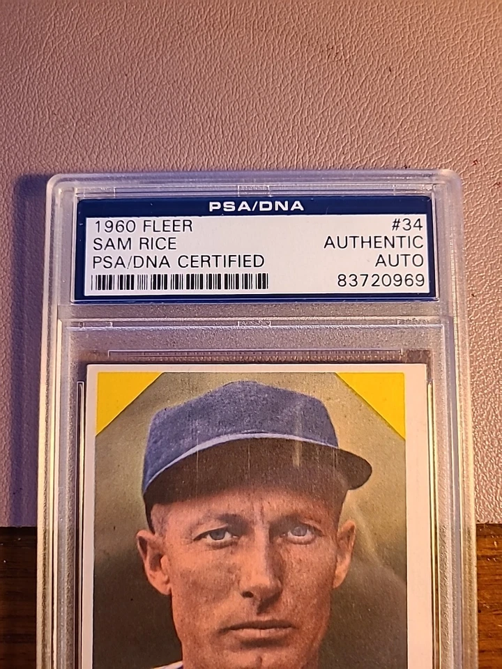 Tarjeta de los grandes del béisbol Fleer #34 1960 firmada por Sam Rice PSA/DNA automática de los senadores de la corte Foto 3 de 4
