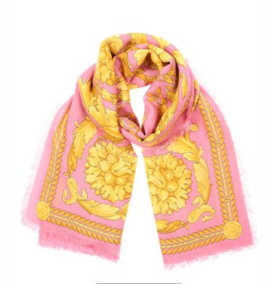 【送料&関税込】Versace Barocco Wool, Silk And Cashmere Scar Versace Barocco Pink Gold Cashmere Silk Wool Fringe Shawl