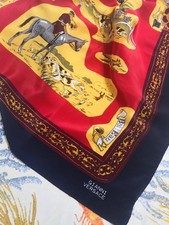 Gianni Versace foulard scena di caccia perfetto