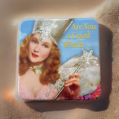 Old tin LUNCH BOX -WIZARD of OZ - ''Are You a Good Witch ... Or a Bad Witch...''