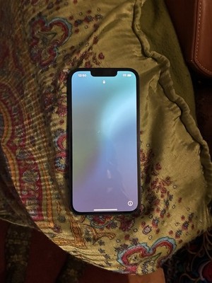 Apple Smartphone Black iOS Wi-Fi Bluetooth Bar Style Notch Display