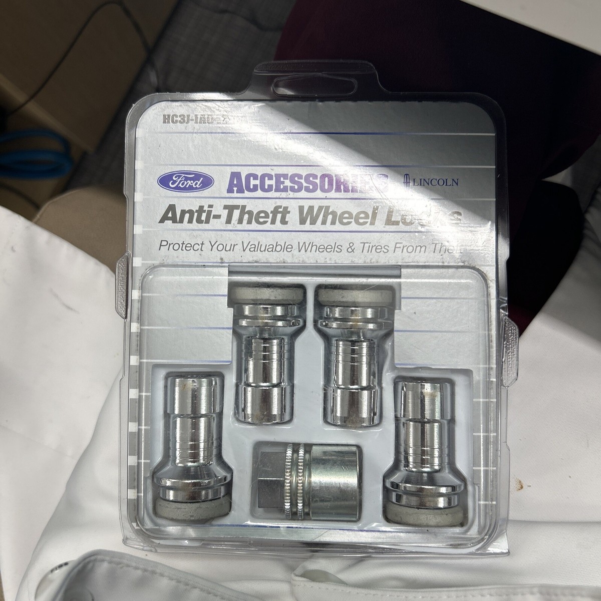 NEW Ford Anti-Theft Wheel Lug Nut Locks Skbe8j-1A043-AA | eBay