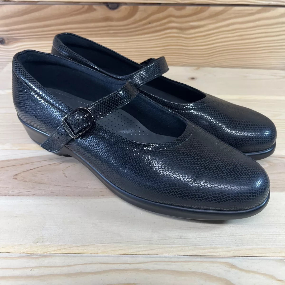 Narrow black flats sale