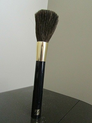 estee lauder blush brush