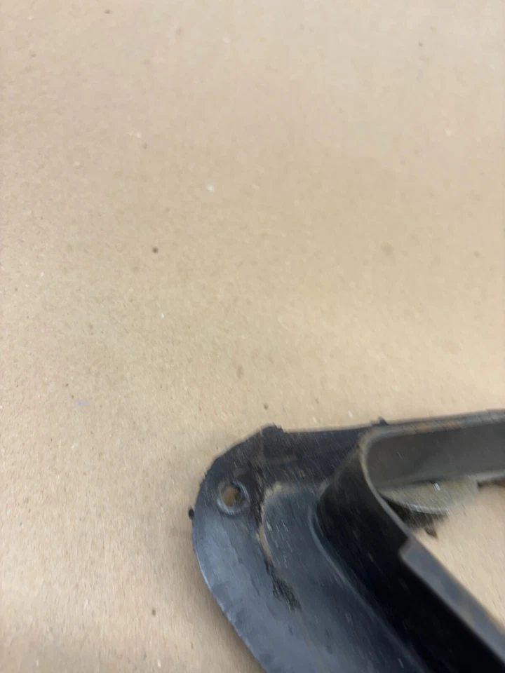 1973-1979 F150 F250 F350 78 79 Bronco KICK PANEL VENTILACIÓN ESPACIADOR CARCASA DE PLÁSTICO OEM Foto 2 de 4