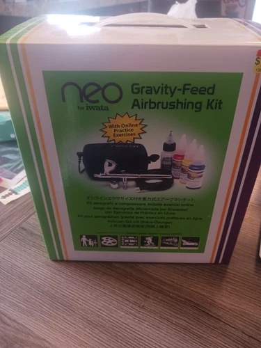 Neo Iwata Airbrushing Kit Gravity-Feed Dual Action IW120 with Compressor Used