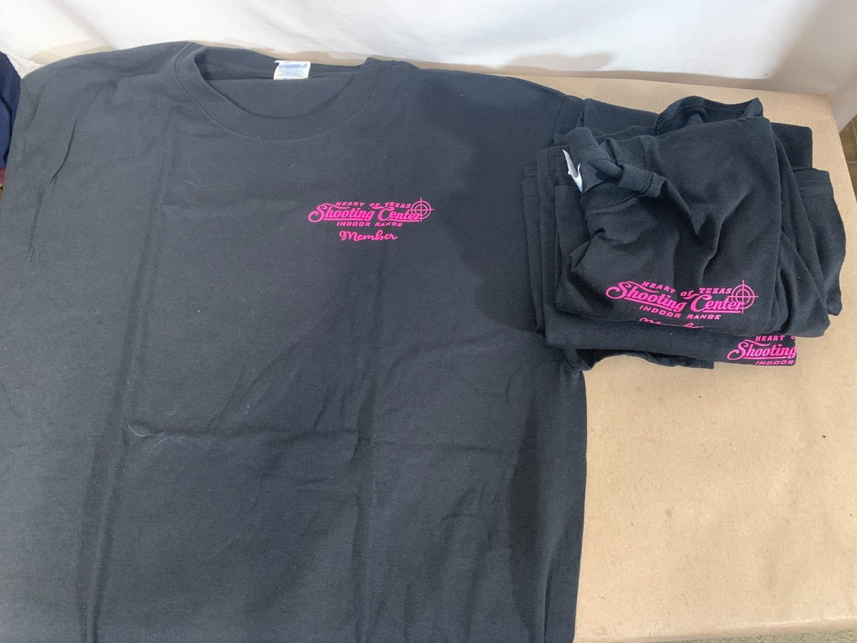 シャツ2枚 A Woman's Place is at The Range HOT Shooting Center T-Shirts Size