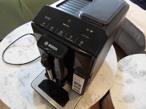 Bosch Serie 2 TIE20109 Kaffeevollautomat 15 bar Kaffeemaschine Keramikmahlwerk
