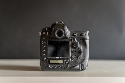 Nikon D4 Digitalkamera - DSLR Digital Camera Gehäuse - Kamera 228368 Auslösungen
