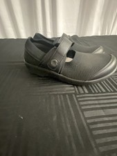 Woman  s Traq by Alegria Mary Jane Shoes Size 37 Excellent Condition Black
