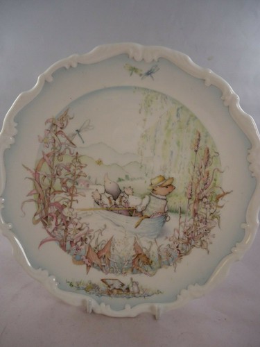 Royal Doulton Wind in the Willows Plate Ratty & Mole Go Boating 1st Quality