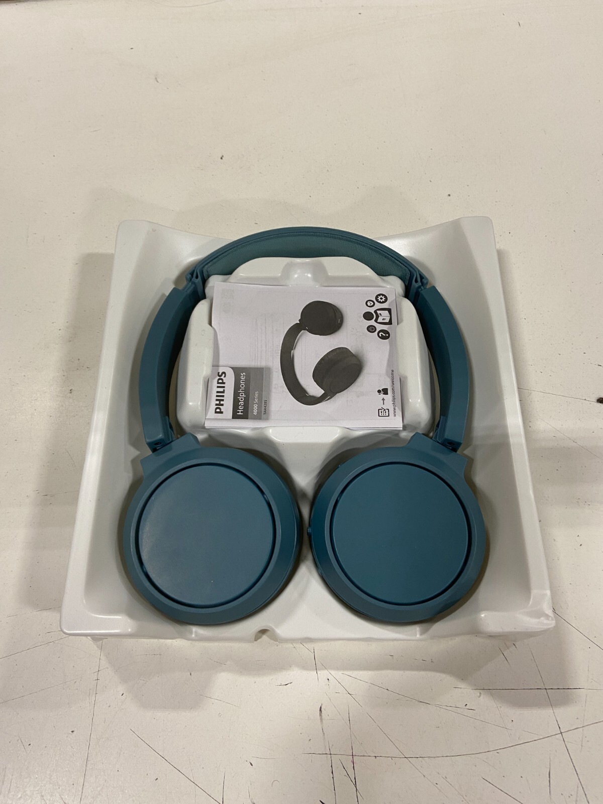 Philips TAH4205 On-Ear Wireless Headphones 4000 series w/ BassBoost USED