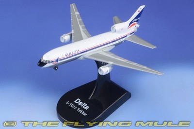 Postage Stamp Planes 1:500 L-1011 TriStar Delta Air Lines N741DA