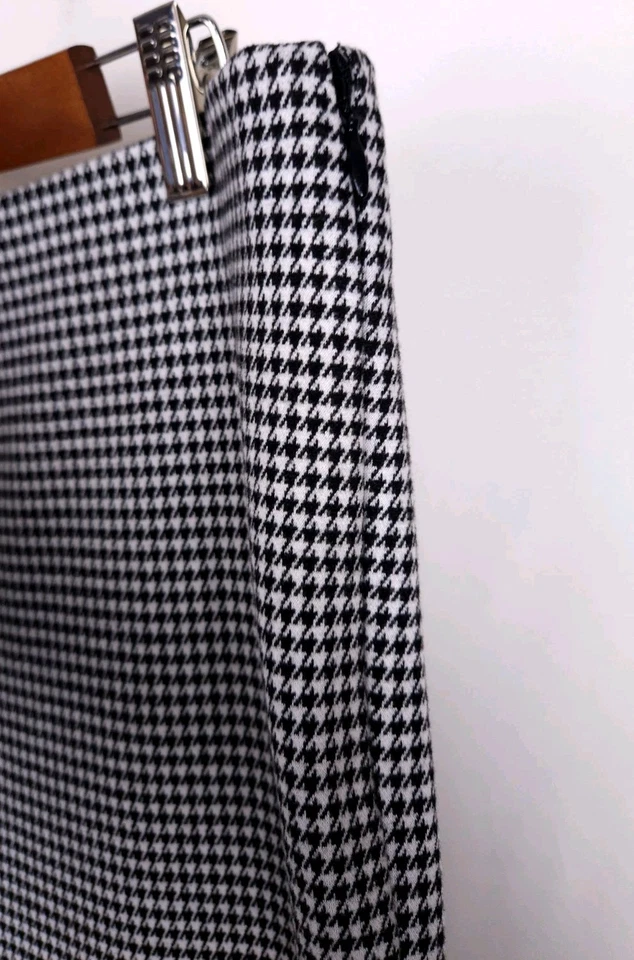 Pantalones al tobillo Ann Taylor grandes pequeños negros blancos pata de gallo sensación polar Foto 2 de 4