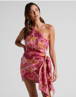 open lace back dress Astr The Label Bayley Dress in Green main image 1