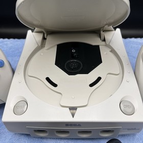 Vintage SEGA Dreamcast White Console (2 Controllers, 2 VMU Cards, Composite RCA)