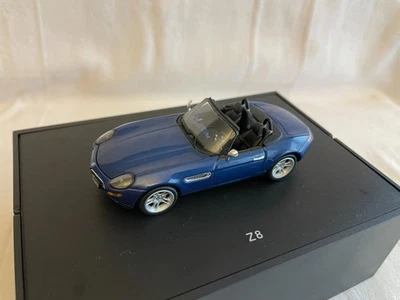 BMW Z8 cabriolet bleu métallisé - 1/43 Minichamps - Photo 1/4