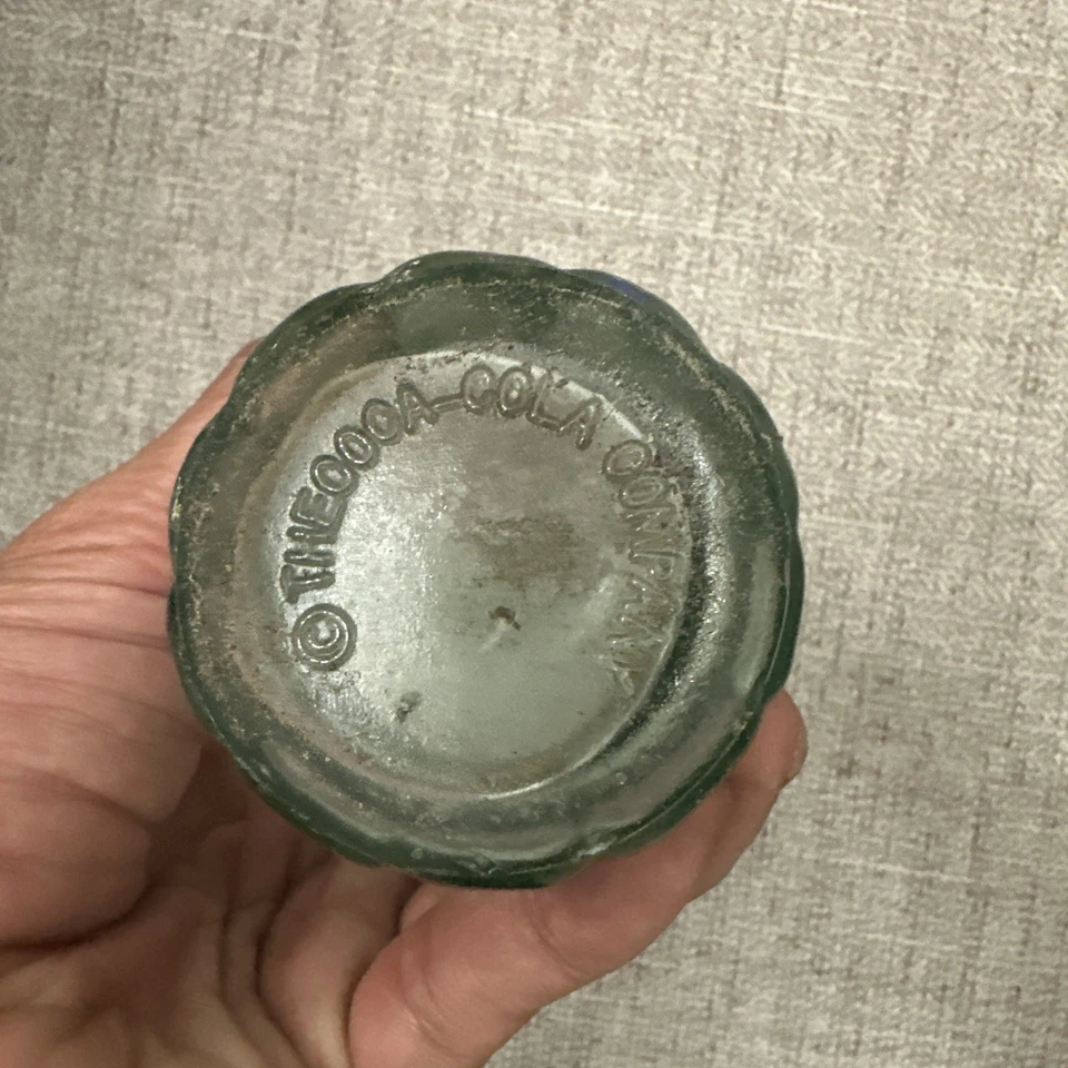 Botella de vidrio verde vintage Atlanta GA Coca-Cola “Hobbleskirt” - rara Foto 4 de 4