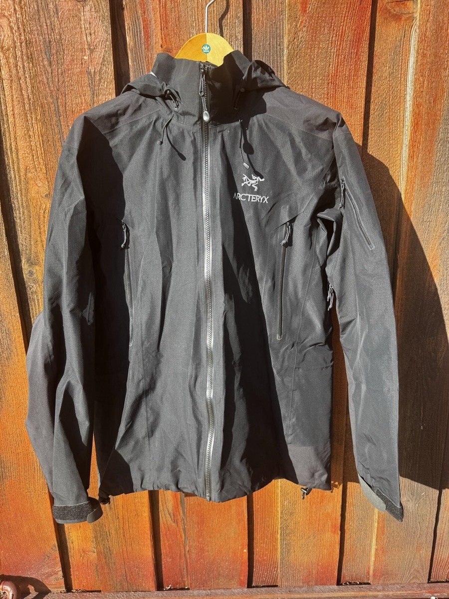 ジャケット・アウター ARC'TERYX Theta AR GORE-TEX Pro Jacket Arc'teryx Theta AR Gore-Tex Pro Shell Jacket in Navy Blue