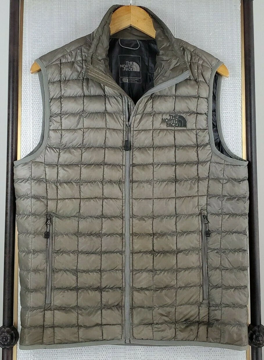 THE NORTH FACE Size Small Mens Thermoball Gray Nylon Quilted Insulated Vest