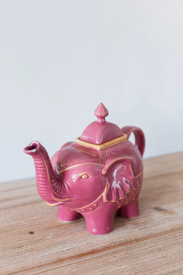 Théière Éléphant Rose en Céramique Style Hindou - Photo 2/4