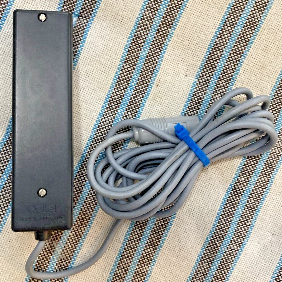 Genuine Rollei P37E Carousel Slide Projector Wired Remote Germany - Image 2 of 4