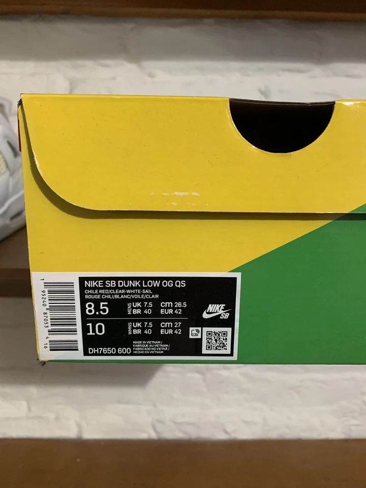 Size UK 7.5 - Nike SB Dunk Low Stingwater Magic Mushroom, photo 3 of 3