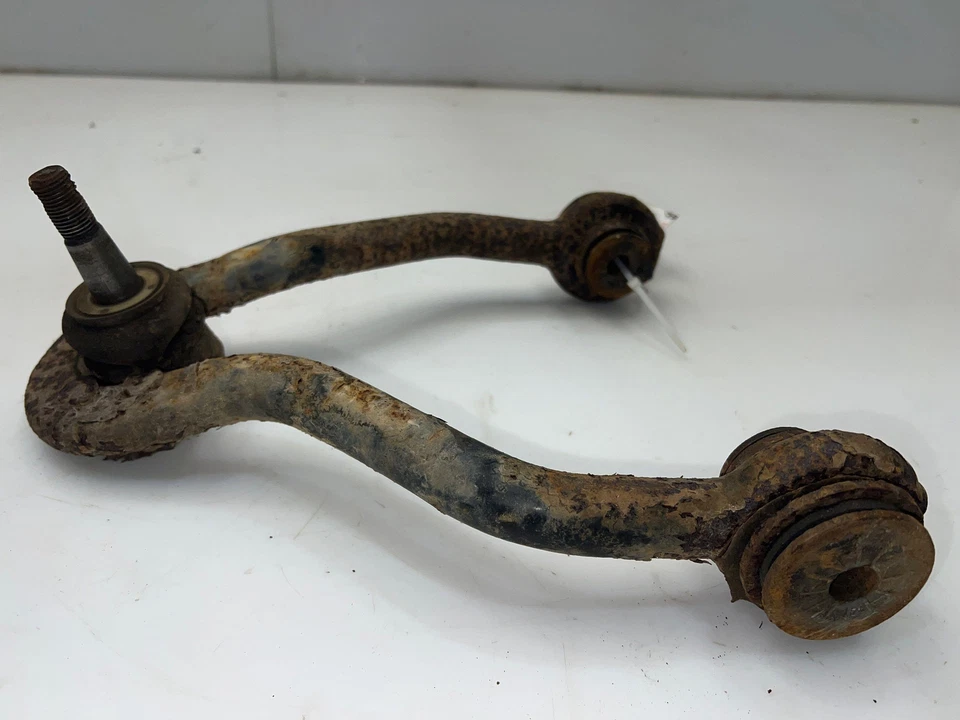 1988 - 98 Chevy C1500 4x4 Front Upper Control Arm RH Passenger Side OEM 12388432 - Image 2 of 4