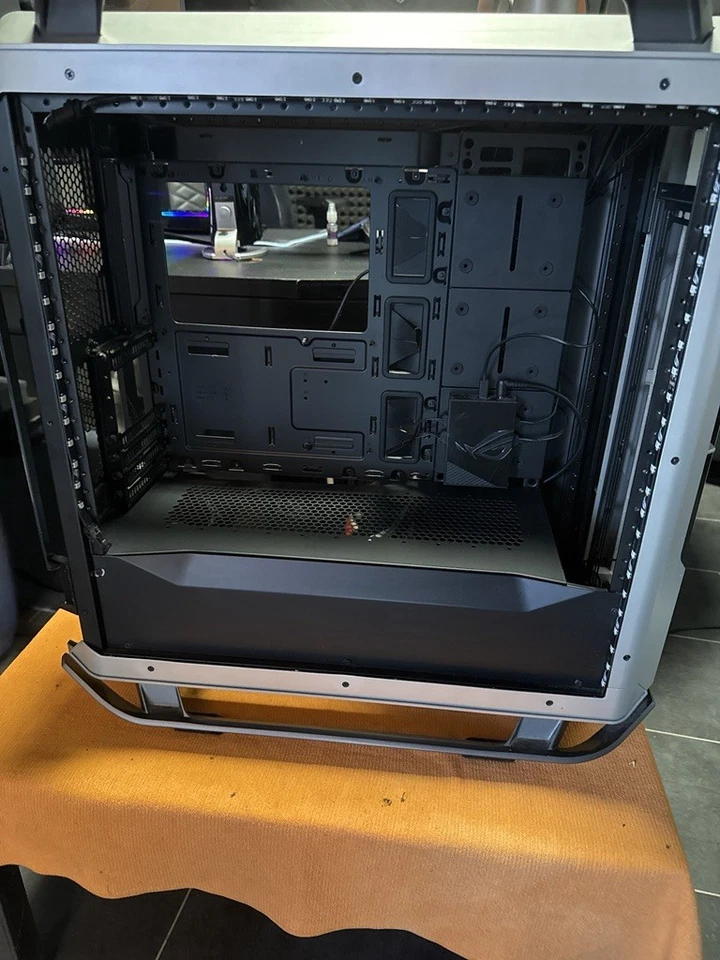 Cooler Master COSMOS C700M, Big-Tower-Gehäuse, schwarz - Bild 2 von 4