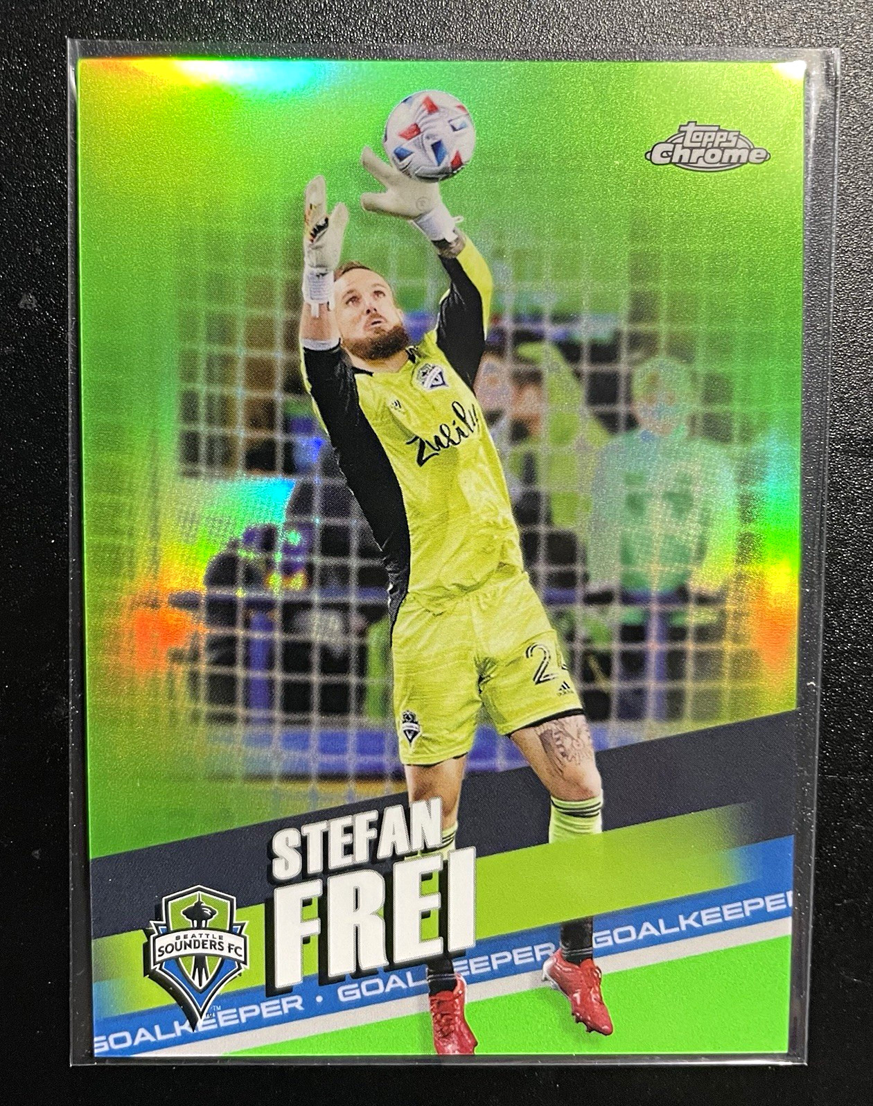 Topps Chrome MLS 2022 Stefan Frei Seattle Sounders FC #140 Neon Green /99