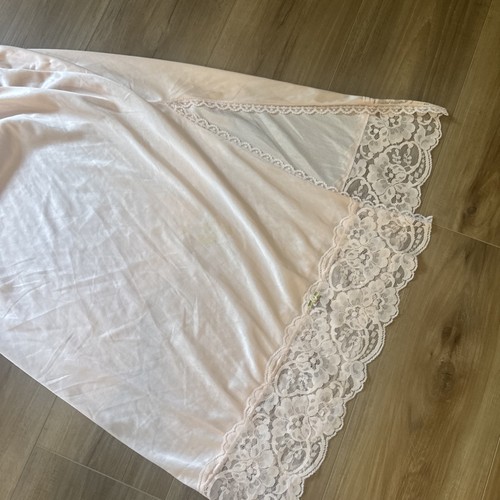 VINTAGE BODY LITES J.C. PENNEY PINK HALF SLIP LACE HEM SLIT WET SILKY SIZE S USA - Picture 6 of 14
