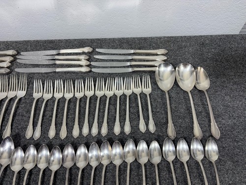1847 Rogers Bros REMEMBRANCE IS Silverplate Silverware Set - 82 Pieces Flatware - Picture 7 of 9