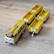 "Diesel 10" with 4 matching yellow trucks - Tomy Trackmaster  (tested & working)