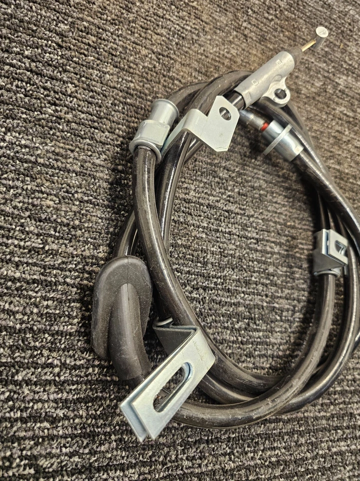 Cable de freno de estacionamiento Carquest Wearever BCA661030 para Nissan Altima 2007 3,5 L V6 Foto 3 de 4