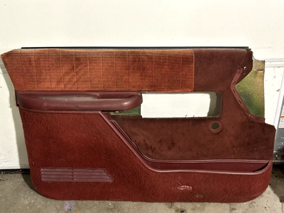 88-94 Chevy GMC C/K Pickup Izquierda Derecha MAROON ROJO Interior Manivela Panel Panel CONJUNTO Foto 2 de 4