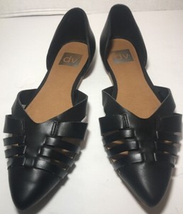 pointed sandals flats